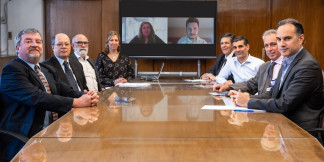 El Banco Central de Uruguay recorta en 25 puntos básicos los tipos de interés, hasta el 8%.