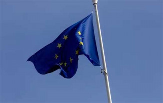 La UE sanciona a 10 jueces