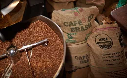 Trump ampliu0301a la