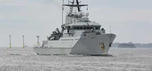 Buques britau0301nicos y de la OTAN