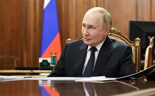 Putin iniciarau0301 manu0303ana