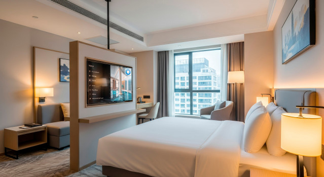 Habitación de hotel con televisor