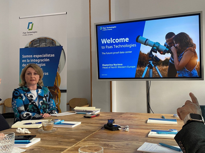 Presentación Fsas Technologies con la directora de Negocio de Plataformas para el noroeste de Europa en Fsas Technologies, Ekaterina Nurieva.