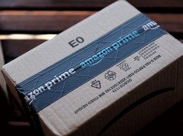 Archivo - Un paquete de Amazon