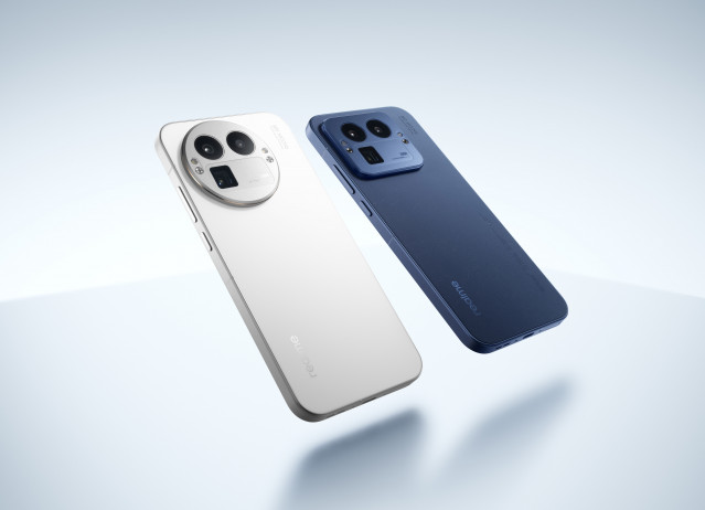 Realme GT 8 Pro en los colores Diary White y Urban Blue