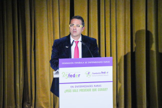 Archivo - El presidente de FEDER y su fundación, Juan Carrión, durante su intervención en el acto oficial por el Día de las Enfermedades Raras a 5 de marzo de 2024, en Sevilla, Andalucía (España