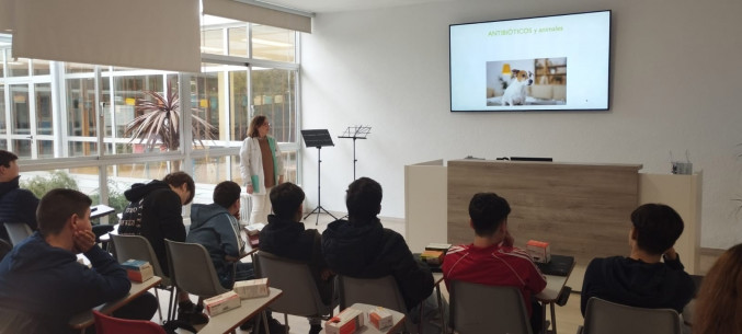 SEFAC forma a casi 9.000 adolescentes en el correcto uso de los medicamentos y las resistencias antimicrobianas