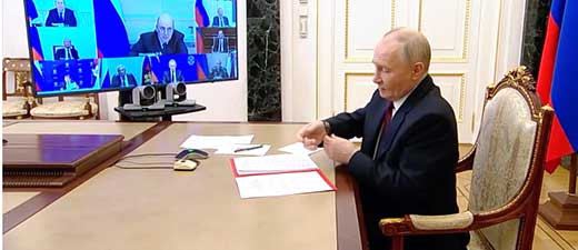 El Kremlin aplaude