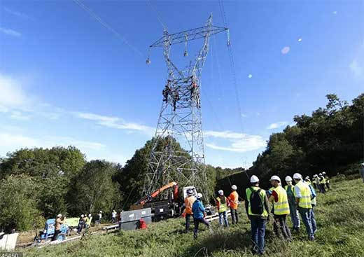 Bruselas pide acelerar la interconexiou0301n
