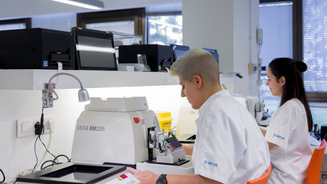 Atrys gestionará el servicio de Anatomía Patológica de tres centros de Vithas en Cataluña