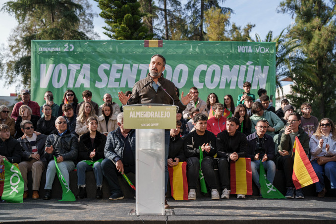 EuropaPress 7167648 presidente vox santiago abascal interviene clausura acto campana parque