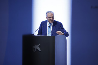 EuropaPress 6036866 presidente criteriacaixa isidro faine interviene presentacion nuevo plan