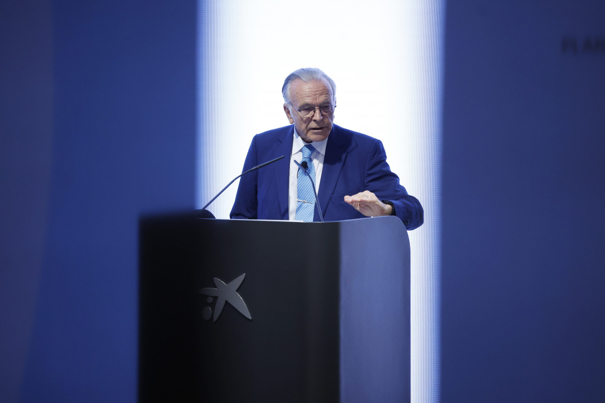 EuropaPress 6036866 presidente criteriacaixa isidro faine interviene presentacion nuevo plan