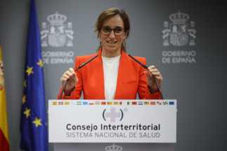 La ministra de Sanidad, Mónica García, ofrece declaraciones tras la reunión del Consejo Interterritorial del Sistema Nacional de Salud (CISNS), en el Ministerio de Sanidad, a 12 de diciembre de 202