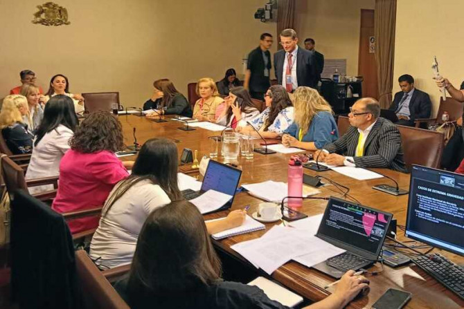 Comision de Mujeres aprueba advertencias por violencia de genero en TV 1