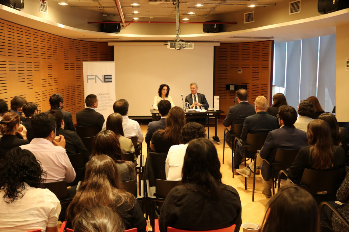 181225 Charla Daniela Gorab 2048x1365