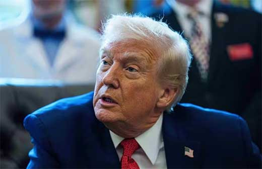 Trump firma la ley que aprueba una asignaciou0301n 