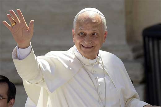 Papa leon xiv canonizacion carlo acutis plaza san pedro vaticano septiembre