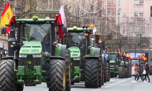 Medio centenar de tractores
