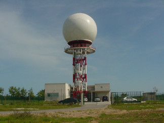 Archivo - Radar de aeropuerto.