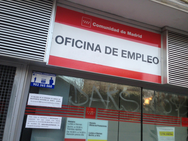 Archivo - Paro, parados, oficinas de empleo del INEM