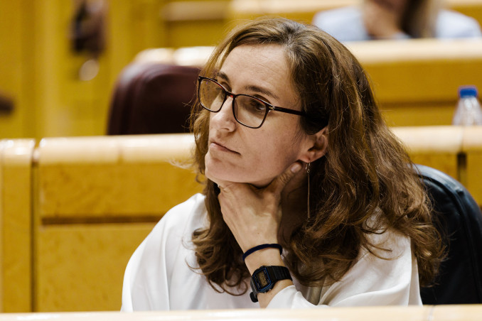 Archivo - La ministra de Sanidad, Mónica García, durante una sesión plenaria en el Senado, a 25 de noviembre de 2025, en Madrid (España). El pleno estará marcado por el debate sobre la reforma de