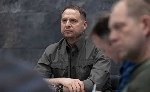 Zelenski saca del equipo