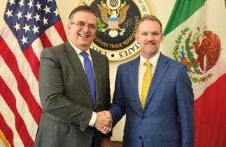 El secretario de Economía de México, Marcelo Ebrard, y el representante comercial de Estados Unidos, Jamieson Greer.