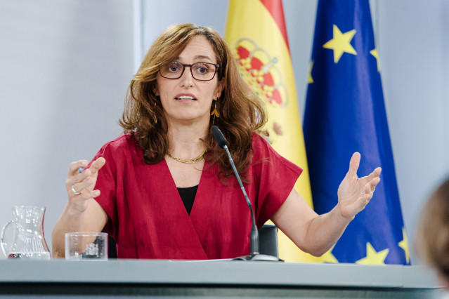 Archivo - La ministra de Sanidad, Mónica García, durante una rueda de prensa posterior a la reunión del Consejo de Ministros, a 9 de septiembre de 2025, en Madrid (España). El Ministerio de Sanidad ha llevado al Consejo de Ministros la ley antitabaco, aun