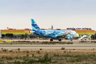 Archivo - Un vuelo de Rossiya Airlines.