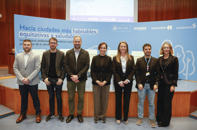 Sanidad ve 'extremadamente grave' que 'dos fuerzas' del Parlamento apuesten por 'luchar contra las políticas climáticas'