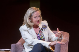 Archivo - La presidenta del Banco Europeo de Inversiones (BEI), Nadia Calviño, durante un desayuno en el Ateneo de Madrid, a 9 de junio de 2025, en Madrid (España).