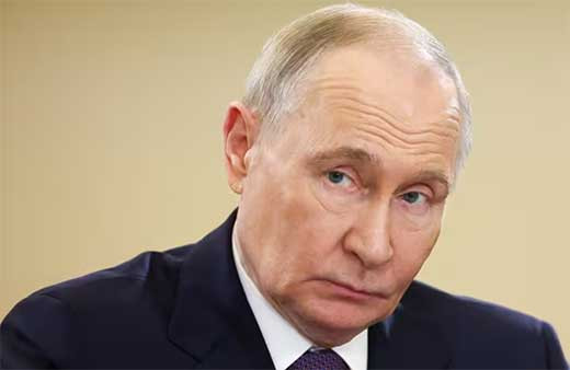 Rusia denuncia un ataque con lanchas tripuladas ucranianas contra un metanero ruso en el mar Mediterrau0301neo