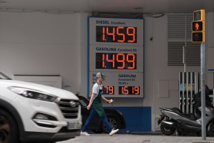 Cartel de precios en una gasolinera a 4 de marzo de 2026