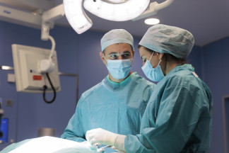 Archivo - Una investigación muestra que la cirugía del cáncer de mama puede ser menos invasiva sin perder eficacia