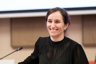 La ministra de Sanidad, Mónica García, durante una jornada sobre la regularización de la publicidad de alimentos no saludables, en el Congreso, a 2 de marzo de 2026, en Madrid (España). Bajo el le