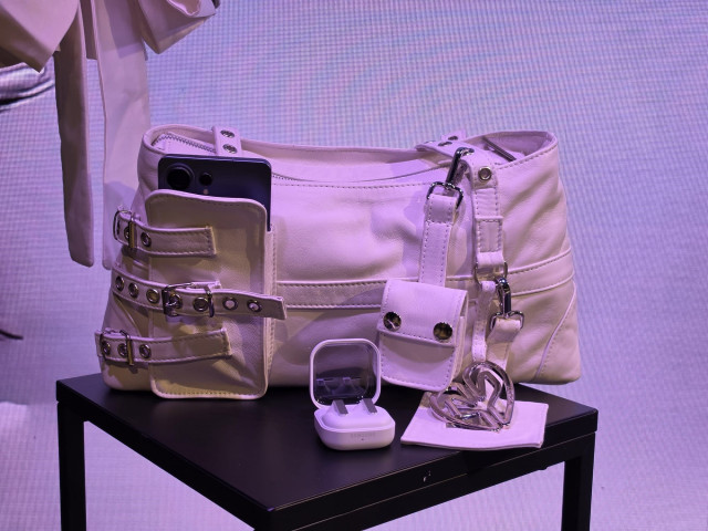 El nuevo bolso exclusivo 'it bag' Samsung x DOMINNICO.