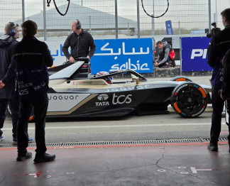 Monoplaza del equipo Jaguar TCS Racing en las pruebas libres durante el Gran Premio de Madrid del Campeonato del Mundo de Fórmula E.