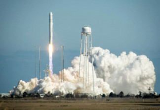 Archivo - Lanzamiento de un cohete Antares.