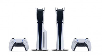 Archivo - PS5 y mandos DualSense.