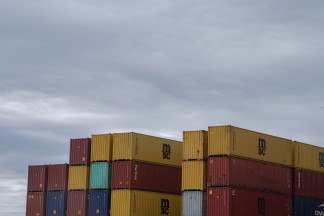 Archivo - Contenedores el día de la inauguración de la ampliación de la terminal Hutchison Ports BEST en el Puerto de Barcelona, a 10 de julio de 2025, en Barcelona, Cataluña (España). Esta ampli