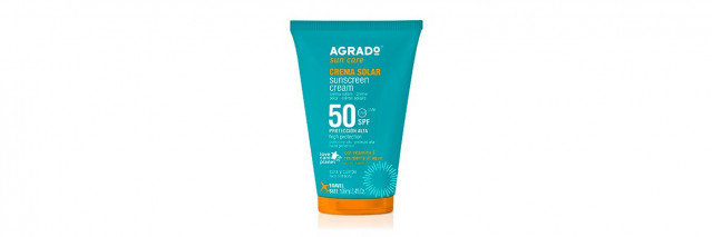 Sanidad informa de la retirada de un lote de la crema solar Agrado SPF 50, por presencia de benzofenona
