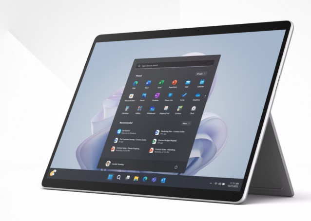 Archivo - Windows 11 en una Surface Pro 9.
