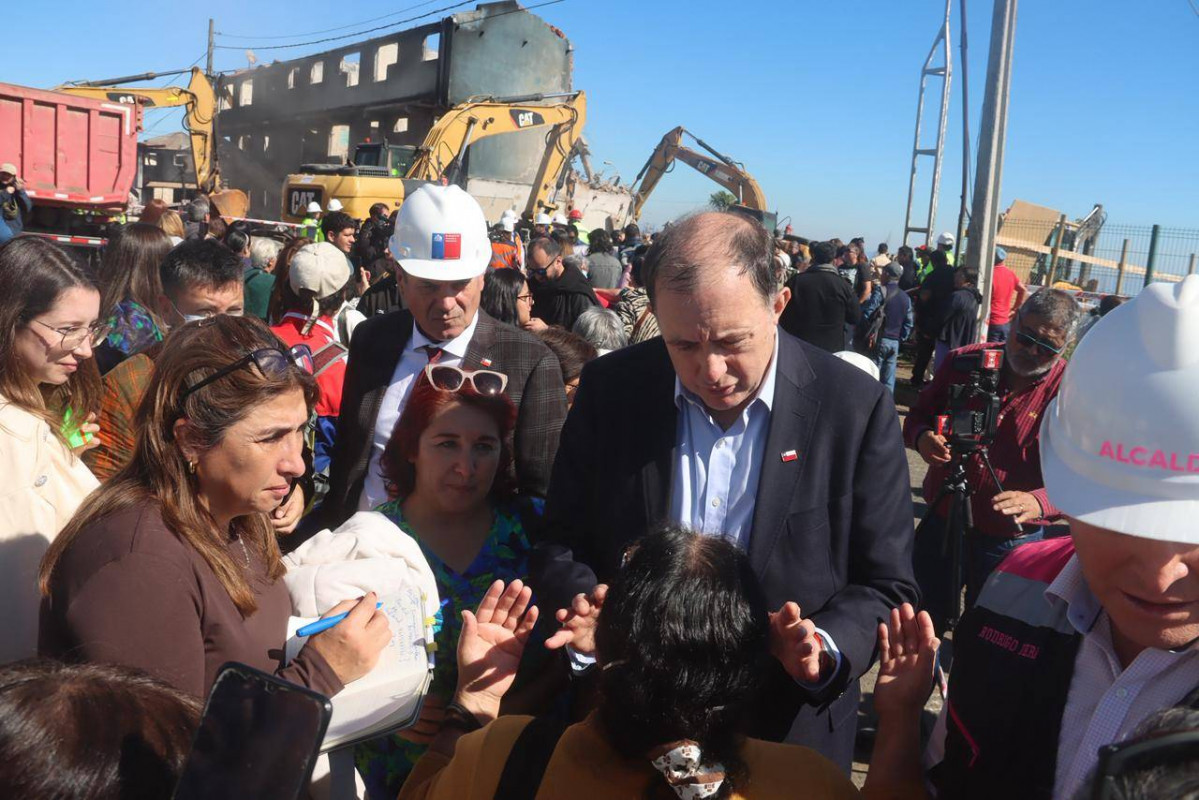 Ministro poduje rios de chile penco.jpeg  1440x2000 q70 subsampling 2