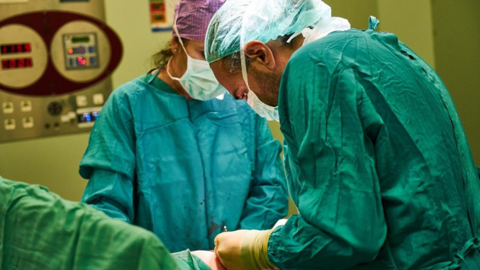 Archivo - Cirujano, quirófano