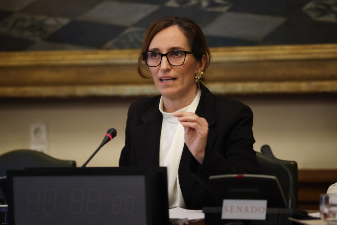 La ministra de Sanidad, Mónica García, durante una comparecencia ante la Comisión de Sanidad en el Senado, a 23 de abril de 2026, en Madrid (España). La ministra comparece para informar de las irr