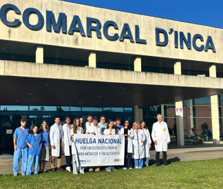 Médicos en huelga a las puertas del Hospital de Inca.
