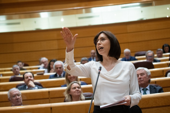 La ministra de Ciencia, Innovación y Universidades, Diana Morant, interviene durante una sesión de control al Gobierno, en el Senado, a 28 de abril de 2026, en Madrid (España). Algunas de las cuest