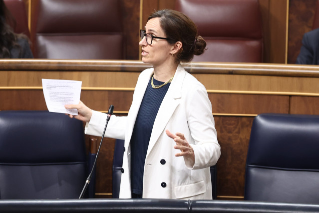 La ministra de Sanidad, Mónica García, durante una sesión plenaria en el Congreso, a 29 de abril de 2026, en Madrid (España). La sesión de control se centra en la política económica, la gestión de fondos europeos y la situación territorial. Los grupos par