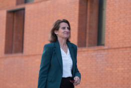 La vicepresidenta ejecutiva para una Transición Limpia, Justa y Competitiva de la Comisión Europea, Teresa Ribera, a su llegada al European Pulse Forum 2026, a 10 de abril de 2026, en Barcelona, Cat